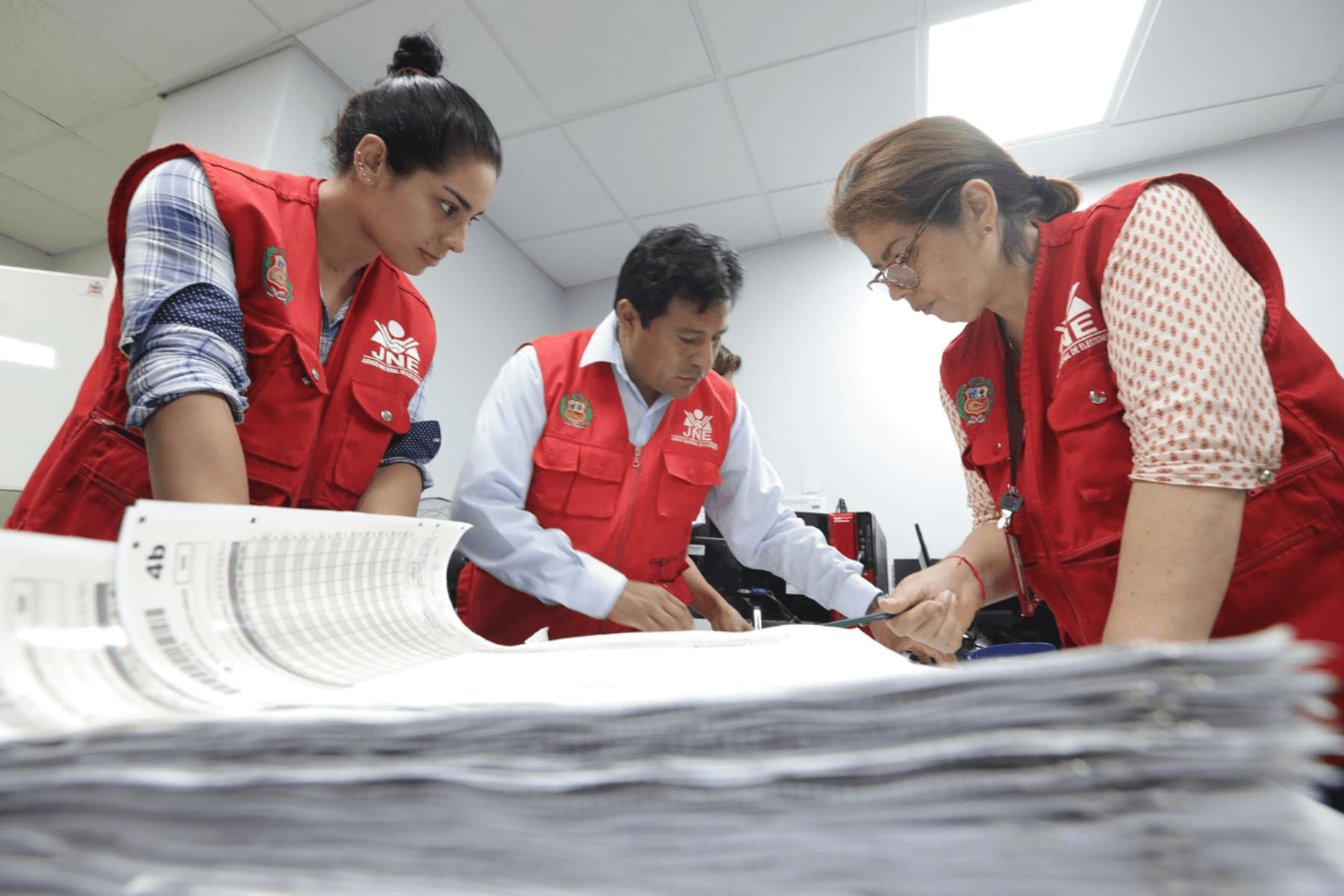 27 Jurados Electorales Especiales resolvieron 100 % de actas observadas