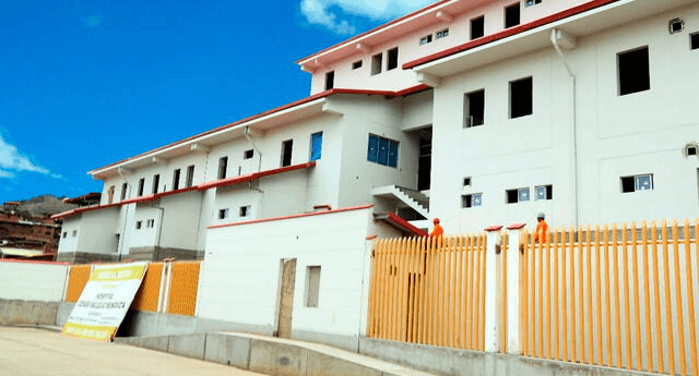 Ministro de Salud evalúa habilitación de dos hospitales para pacientes de coronavirus