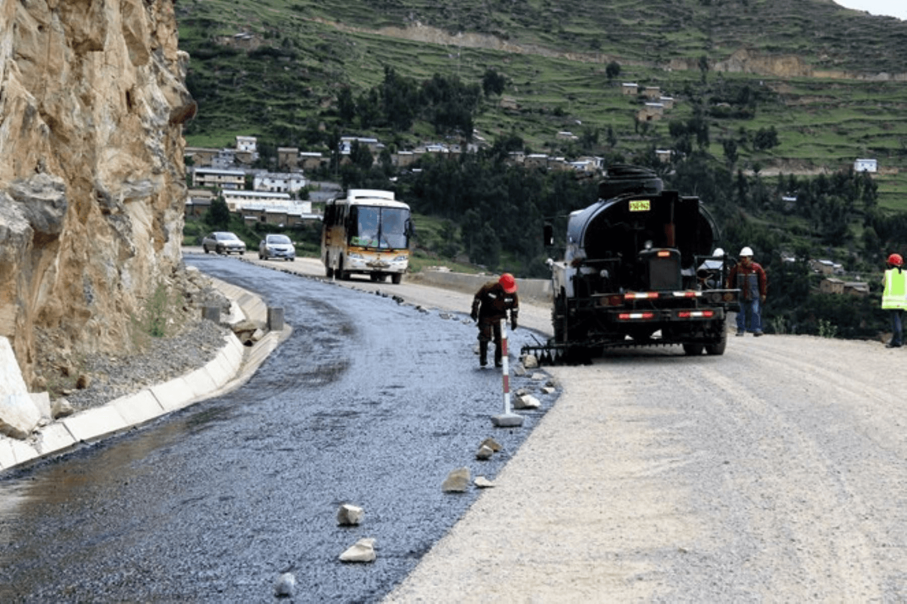 Reactivación: 25,000 empleos se generarán en La Libertad con obras de mantenimiento vial