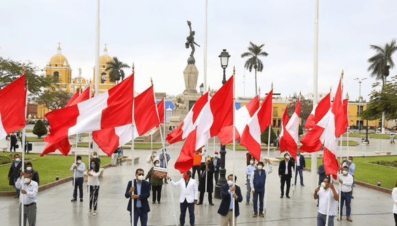 La Libertad: autoridades hacen “banderazo” y exige la presencia de Martos y Mazzetti