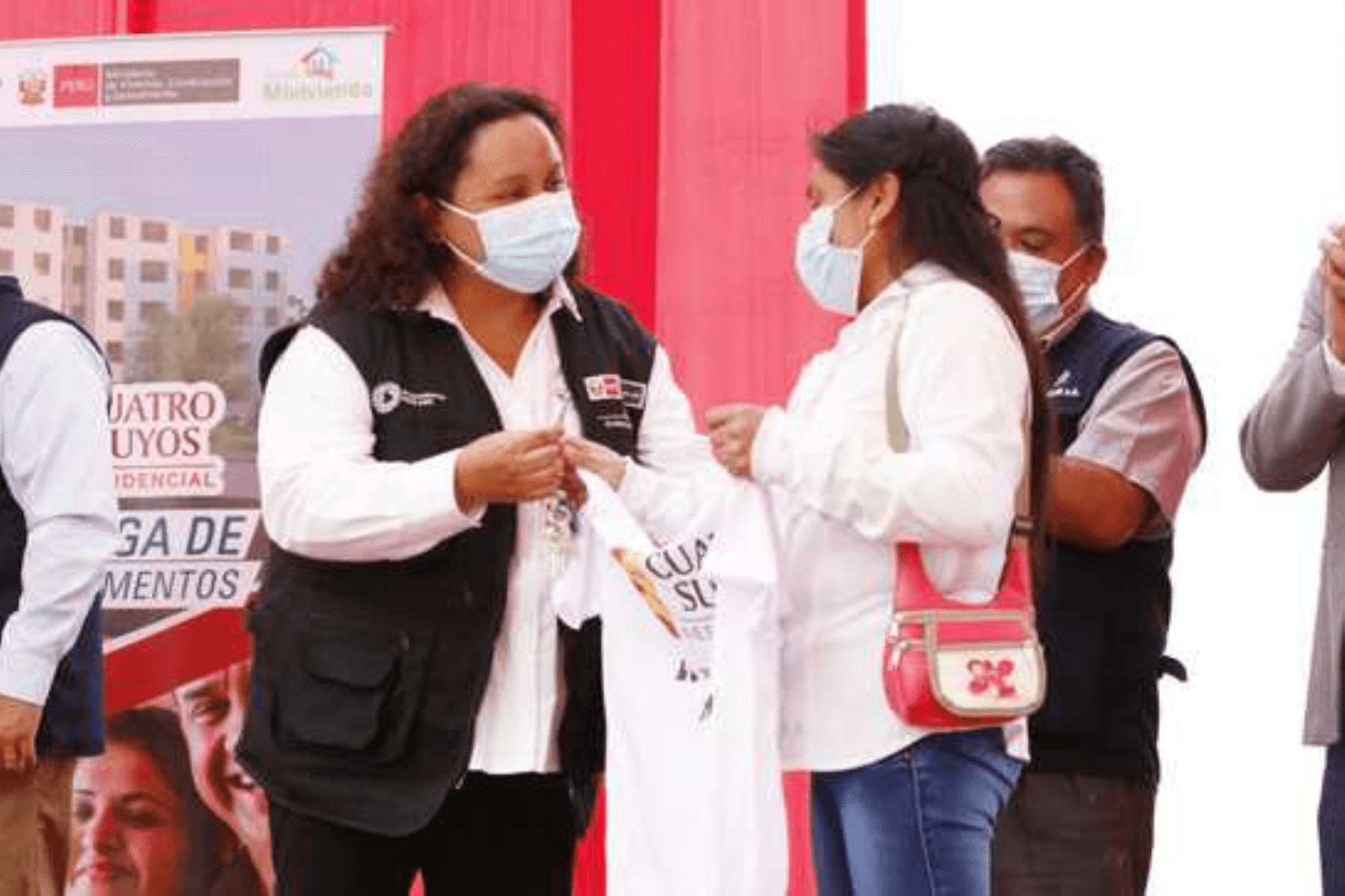 La Libertad: entregan 180 viviendas a familias damnificadas por El Niño Costero