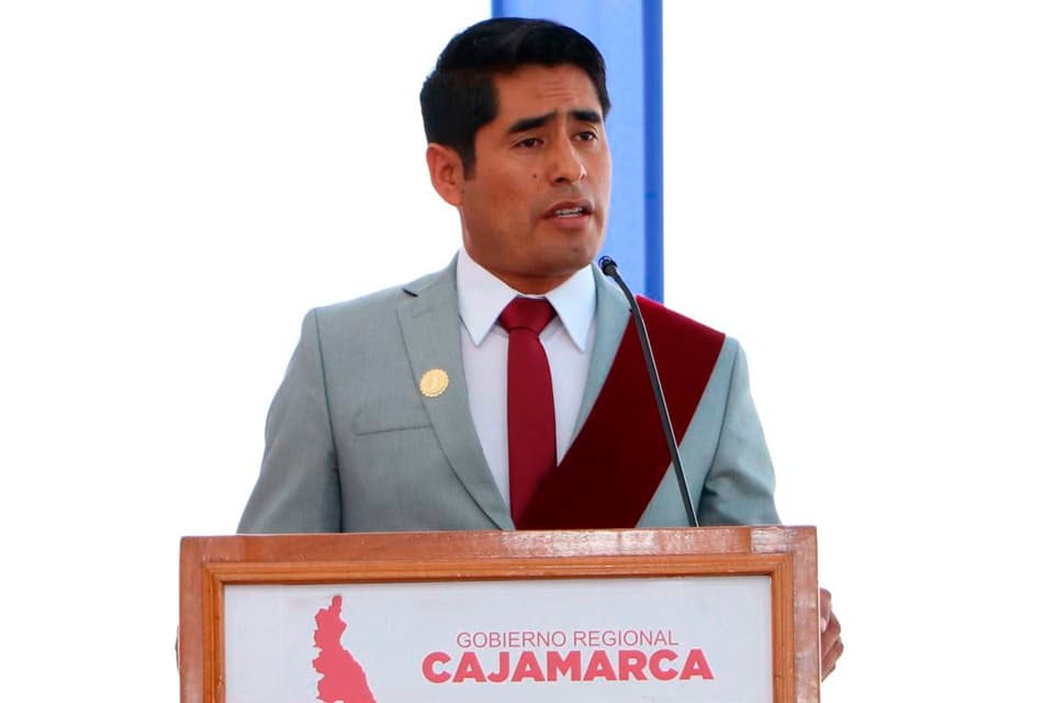 SE DEBE CONSTRUIR UN FERROCARRIL Y UNA CARRETERA PARA FACILITAR TRANSPORTE DE MINERALES DESDE CAJAMARCA A LA LIBERTAD