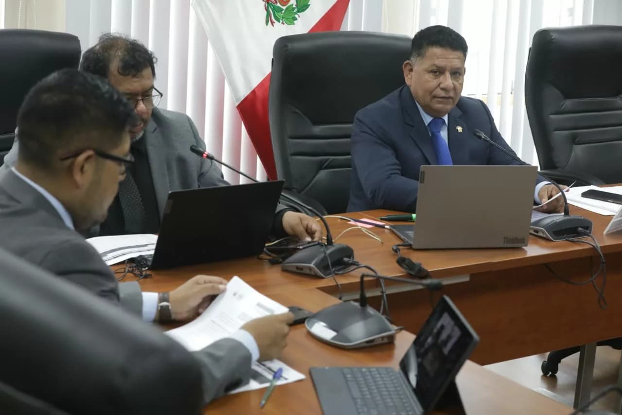 Sustentan tres proyectos de ley en Comisión de Producción