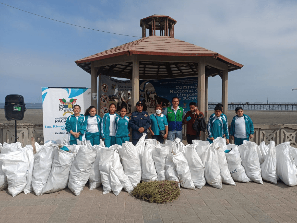 CAMPAÑA DE SENSIBILIZACIÓN Y LIMPIEZA DE PLAYA EN PACASMAYO