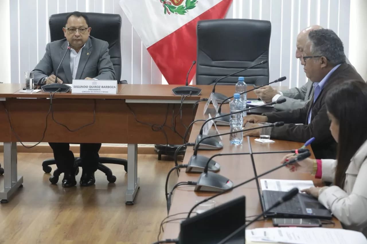 Aprueban iniciativas a favor de emprendimientos textiles y de ensamblaje de mototaxis solares