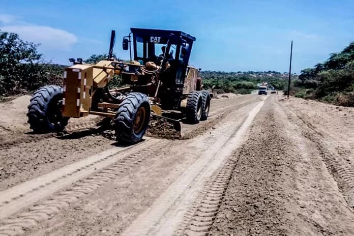 Mejora caminos vecinales en La Libertad
