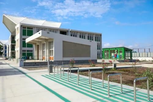 Entregarán moderno colegio en San Pedro de Lloc: Infraestructura Educativa y Sostenibilidad como Prioridades