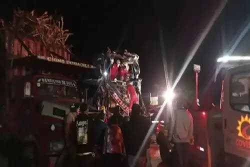 Accidente bus camión deja heridos en Pacasmayo