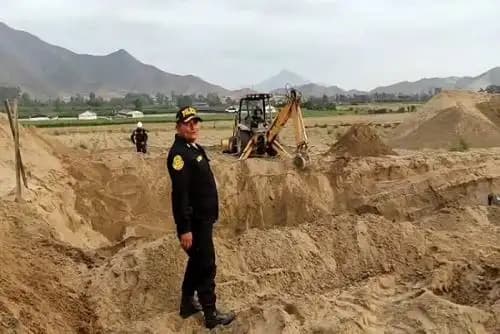 Desastre en pozo de agua en Chancay: búsqueda de restos de obrero