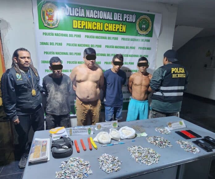 Captura de sujetos con droga y explosivos en Chepén