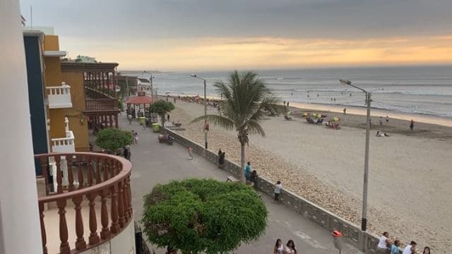 Encanto y tradición del malecón Grau en Pacasmayo