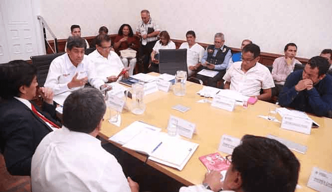 Ministro Lozada supervisó acciones de prevención en colegios y centros médicos para evitar propagación del coronavirus