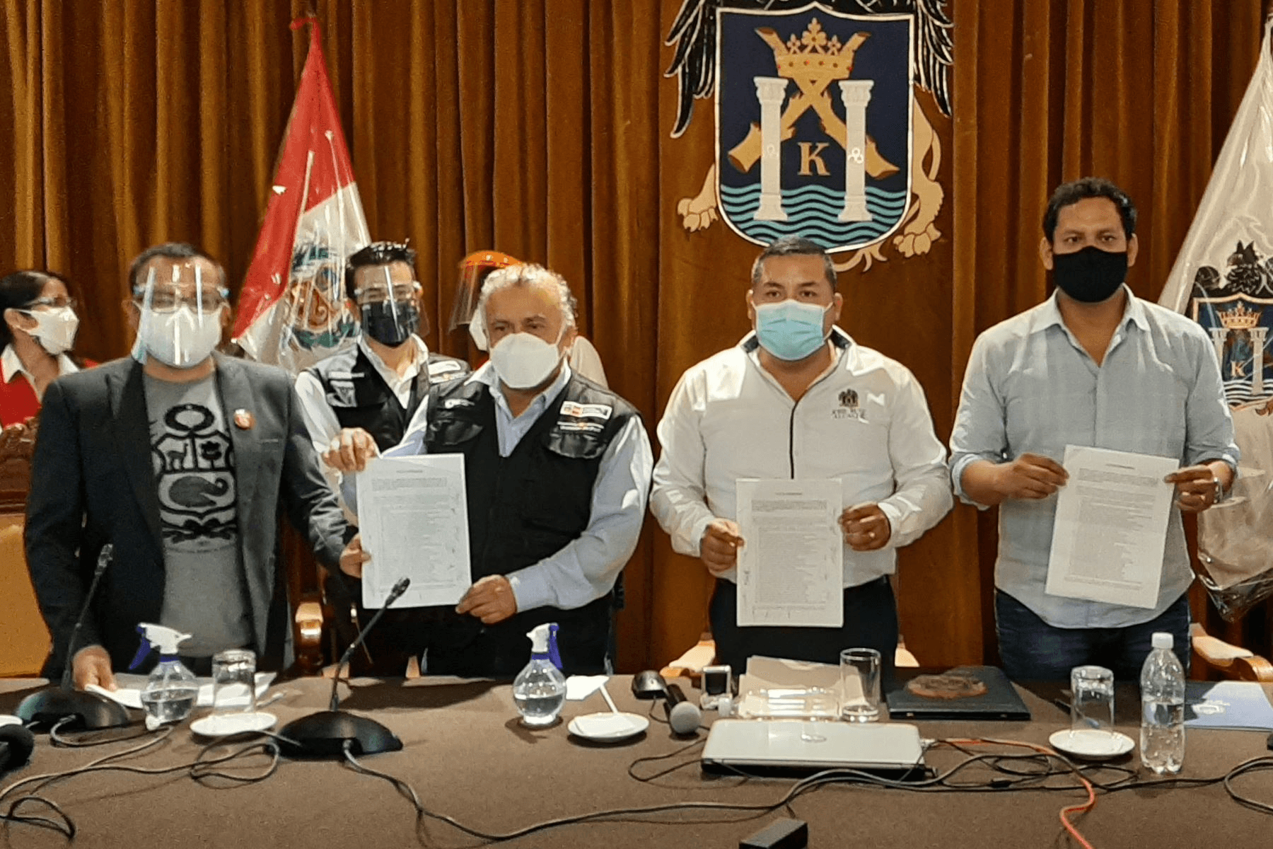 Ejecutivo se compromete a enviar 4 plantas de oxígeno y 35 camas UCI a La Libertad