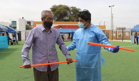 Buscan mejorar calidad de vida de adultos mayores con fisioterapia y rehabilitación