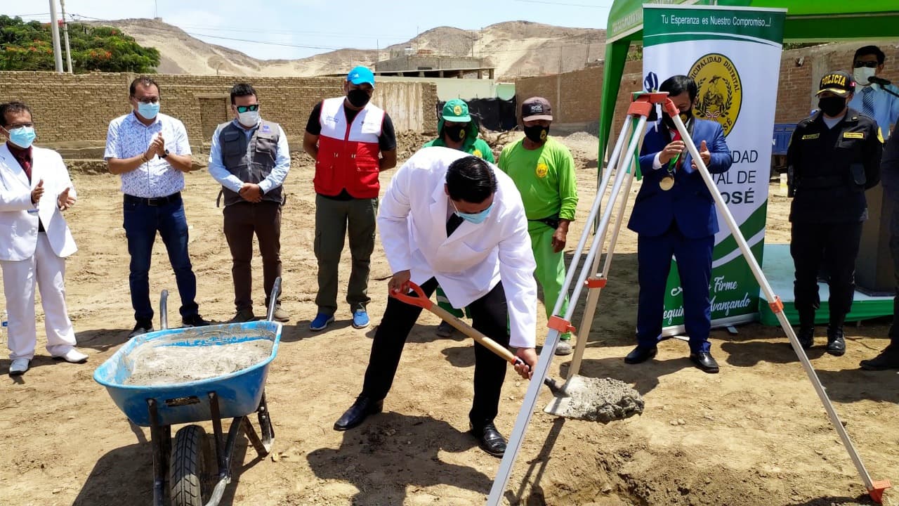 Colocan primera piedra para el Centro de Salud del distrito de San José