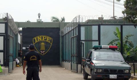 Extorsionan a dueña de una bodega desde un penal de Trujillo