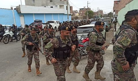 2.700 policías resguardarán locales de votación