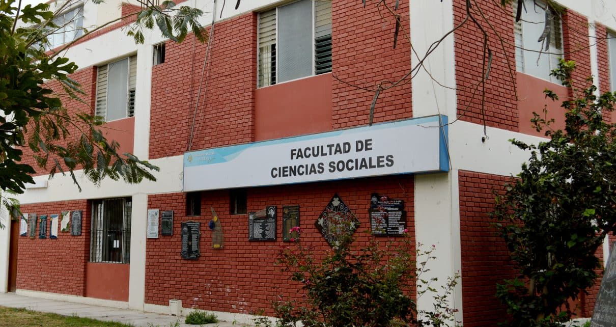 UNT logra acreditación en Enfermería y Turismo