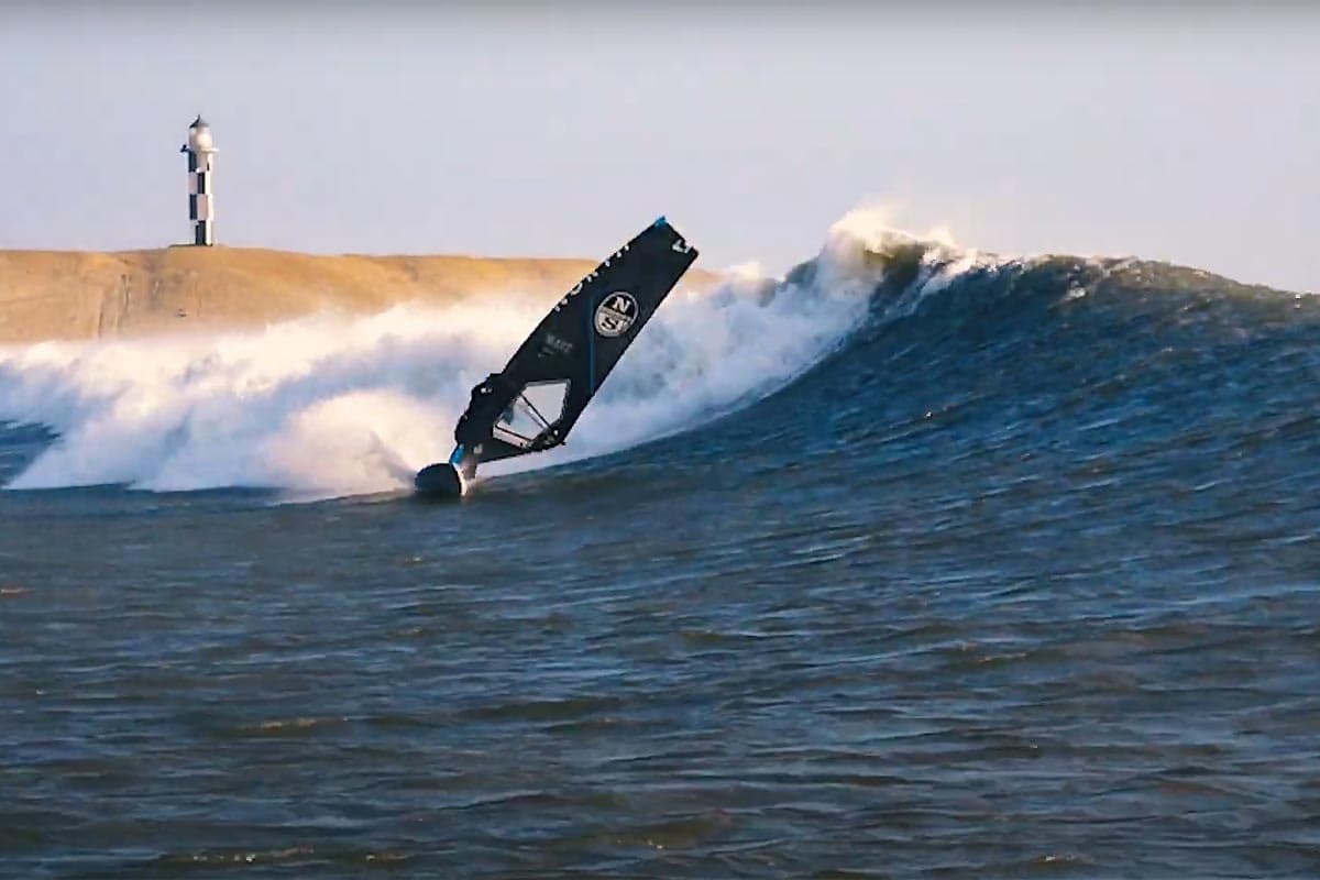 Windsurf Pacasmayo: Aventura Otoñal de Bernie