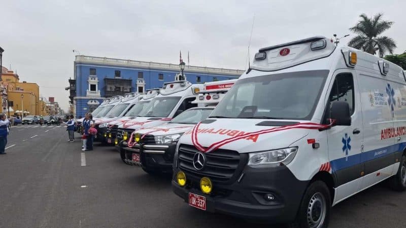 GORE La Libertad entrega 17 nuevas ambulancias