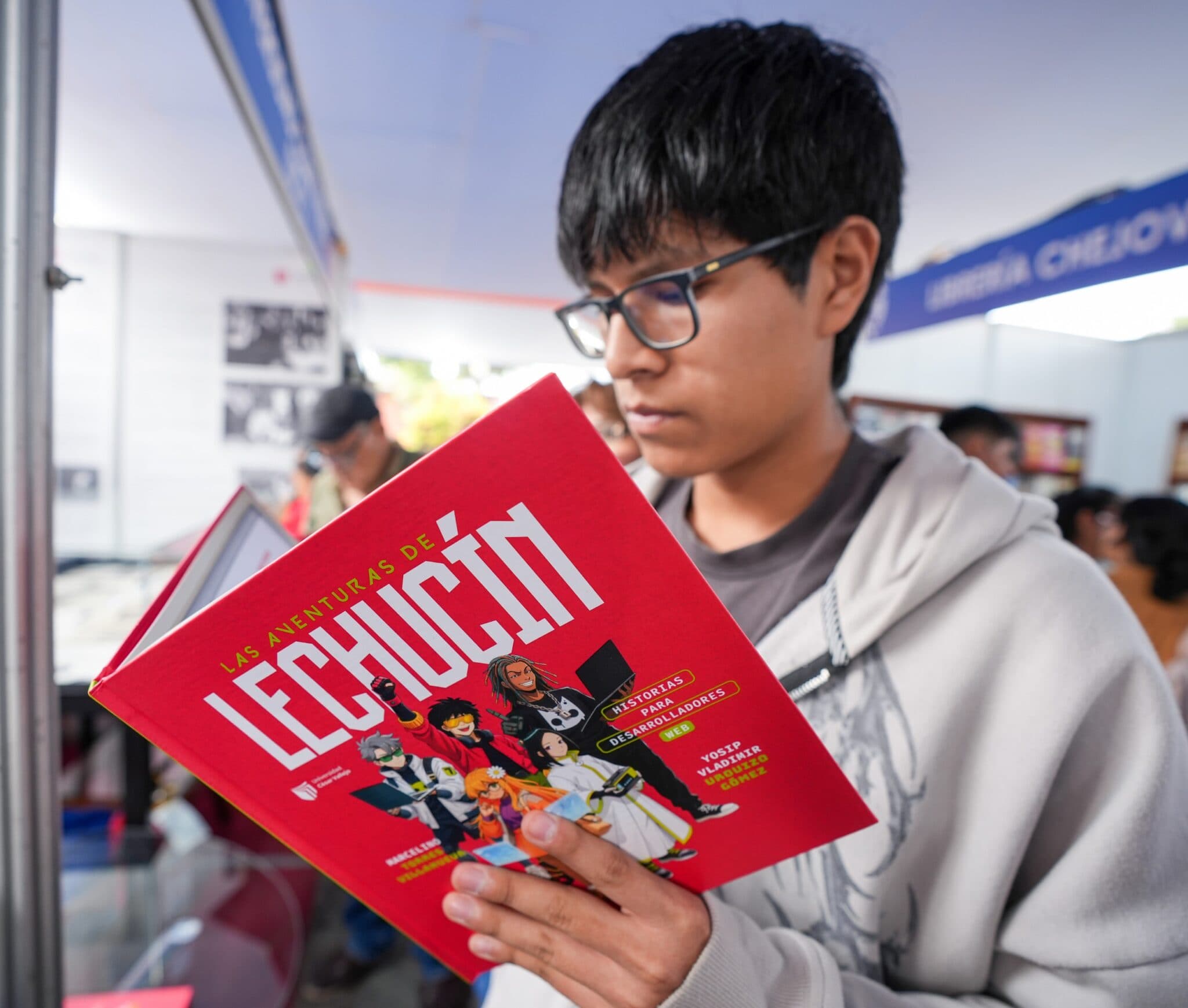 Libro de desarrollo web con historias de la UCV