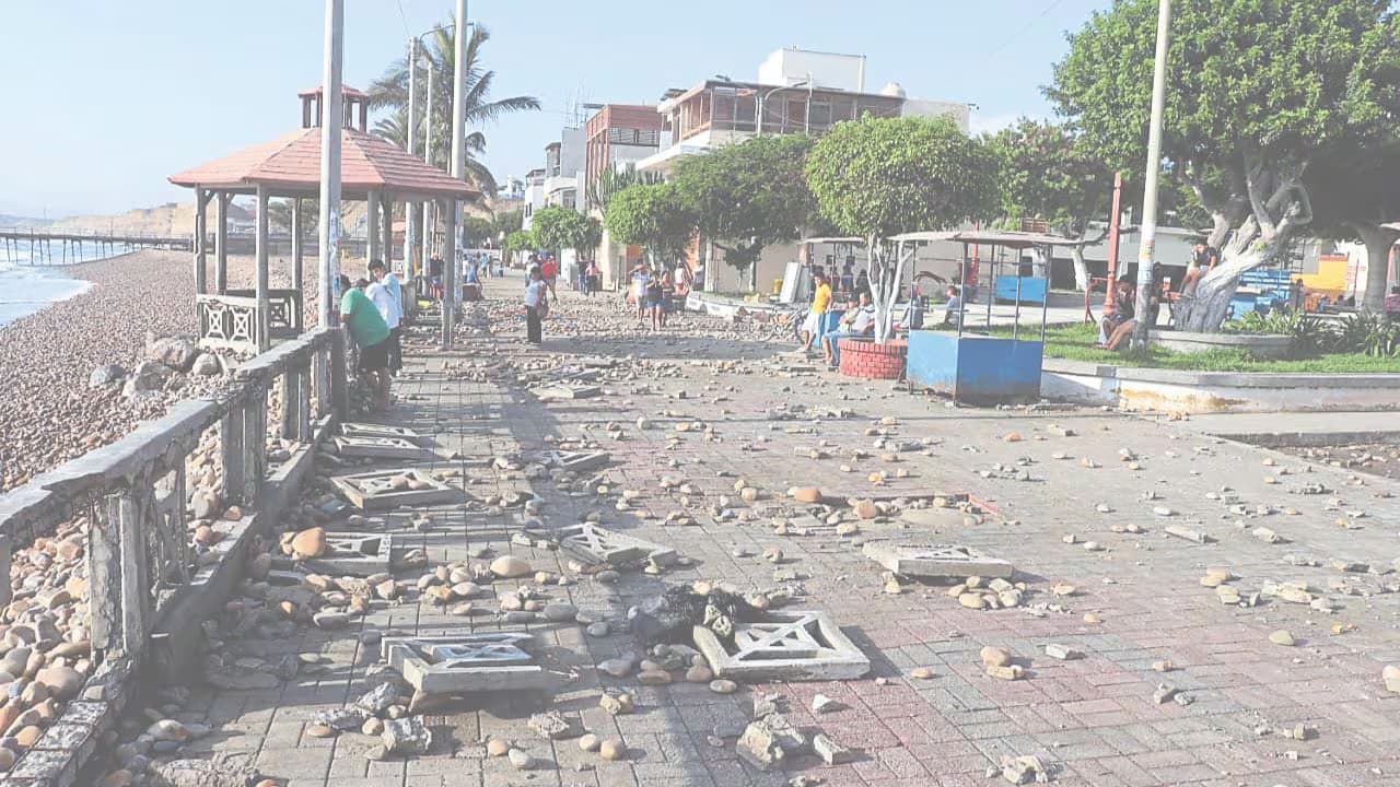 Oleaje en Pacasmayo: Lección ante la apatía edil