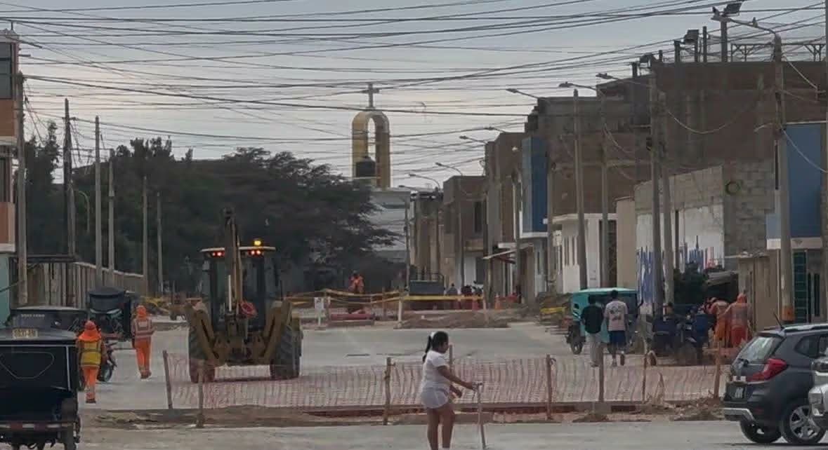 Claro Perú desmiente postes en obra Pacasmayo