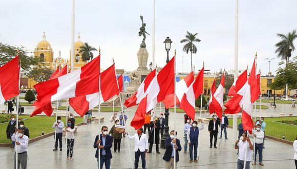 La Libertad: autoridades hacen “banderazo” y exige la presencia de Martos y Mazzetti