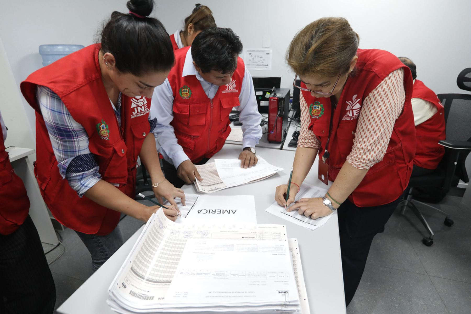 Elecciones 2021: declaran la conformación de 60 jurados electorales especiales