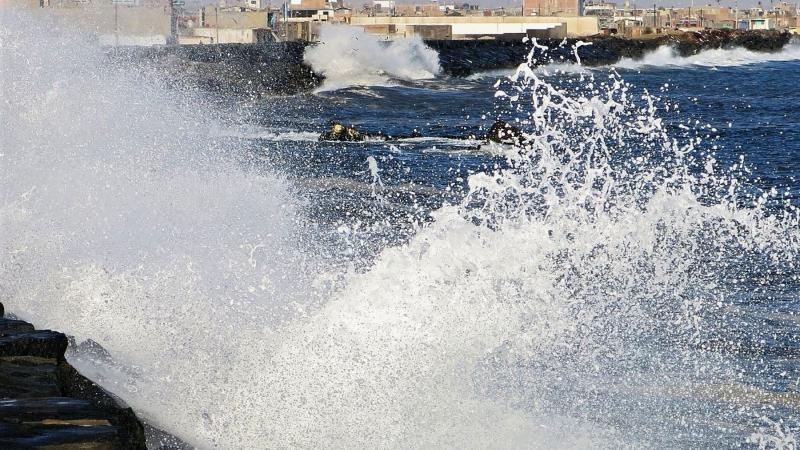 Se incrementó a 107 los puertos cerrados en todo el litoral por oleajes