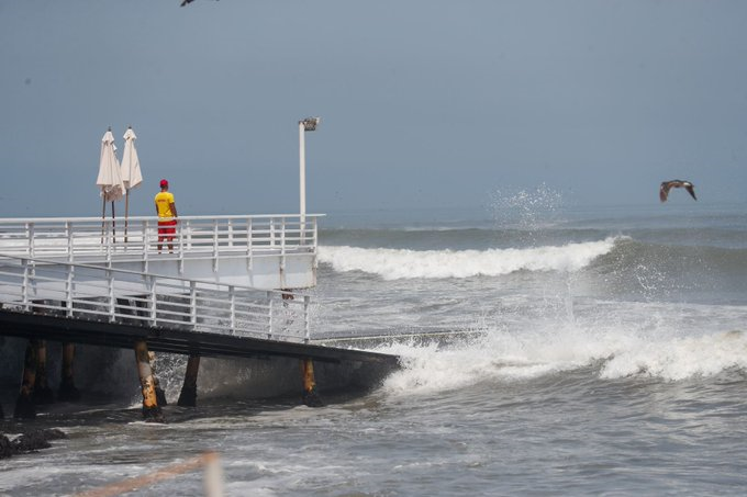 Ante el oleaje anómalo la Dirección de Hidrografía y Navegación dispuso el cierre de 102 puertos del litoral
