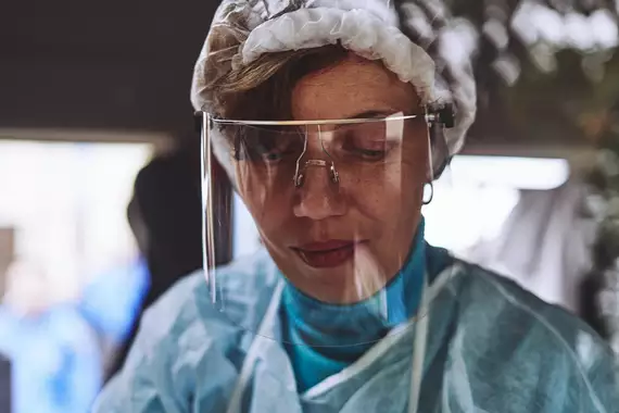 El director clínico de Google: la IA en salud ‘debe suceder con los médicos, no a ellos’