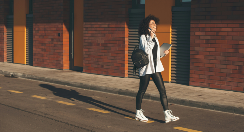 Caminar y Hablar: La Conexión Cuerpo-Mente
