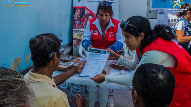Donación de paltas y lentes para adultos mayores en Pacasmayo
