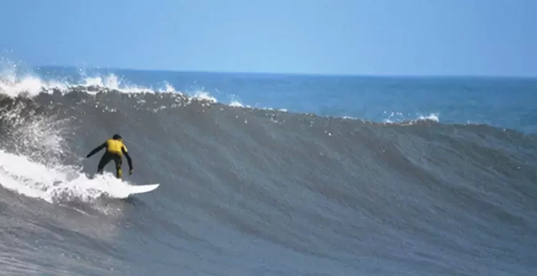Surf y windsurf en Pacasmayo: adrenalina en la costa