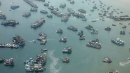 Alerta tsunami cierra puertos a lo largo de la costa